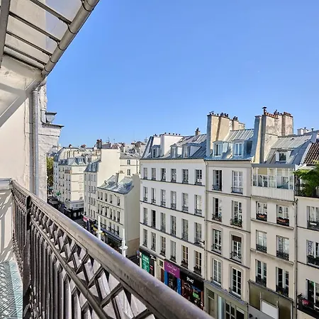 Center Of With Terrace By Studio Prestige Paris