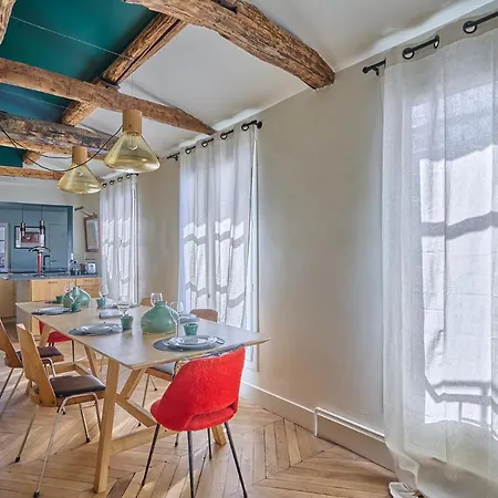 Center Of With Terrace By Studio Prestige Apartment *