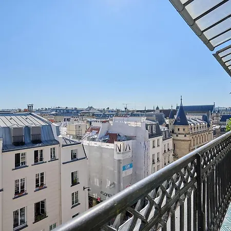 Center Of With Terrace By Studio Prestige