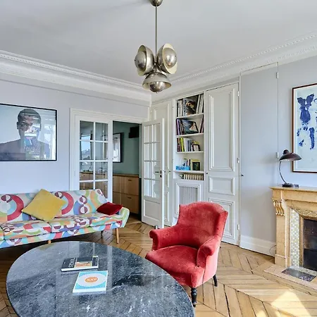 Center Of With Terrace By Studio Prestige Parigi